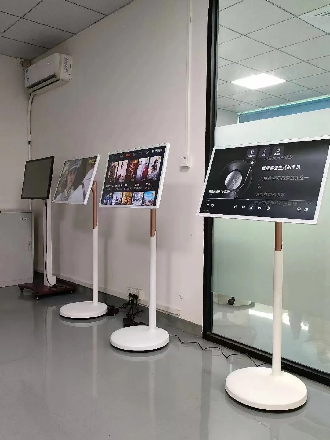 ทีวีพกพาหน้าจอสัมผัส 32 นิ้ว ท - Yoga Fitness Video บทวิจารณ์และราคา